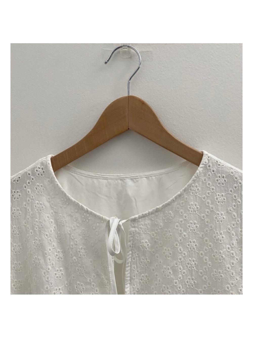 Eyelet Tie-Front White Peplum Top Size Medium - Picture 6 of 7